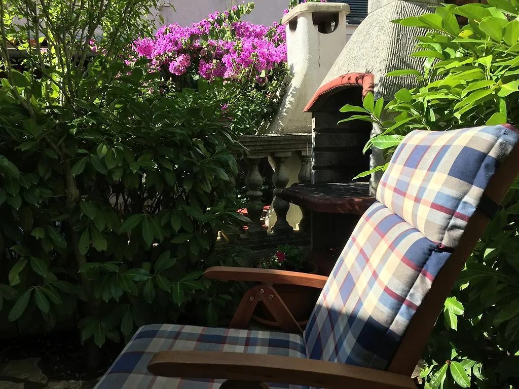 Apartment Garden  Malinska